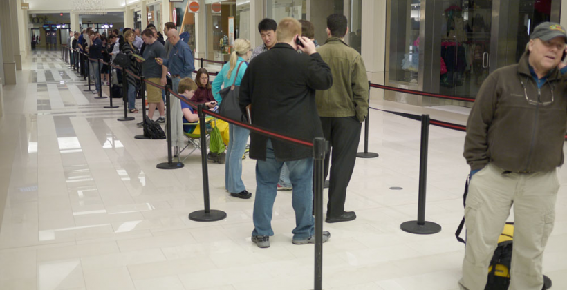 New iPad has its Mall of America moment