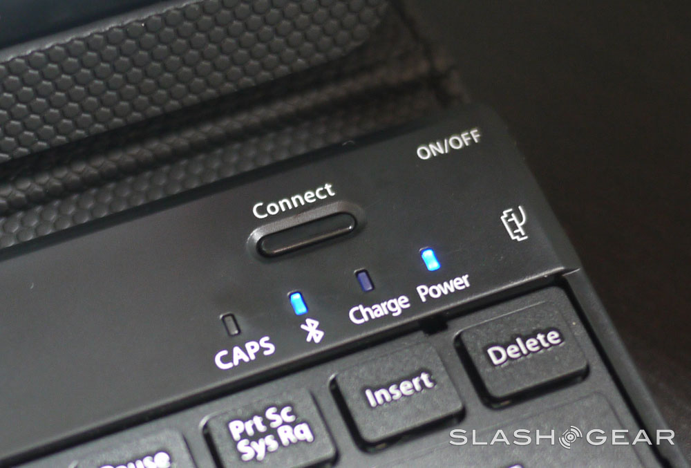 Brookstone Bluetooth Keyboard Pro For iPad Review SlashGear