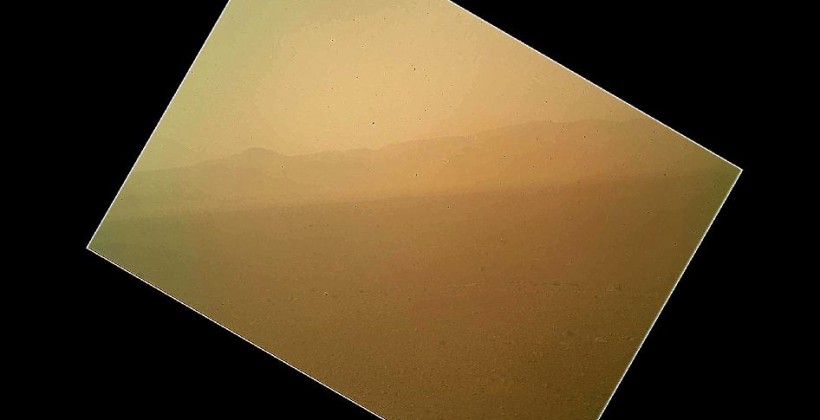 NASA reveals Curiosity descent video and new Mars photos
