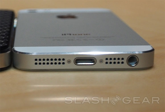 Lightning may bring USB host ability to iPhone 5