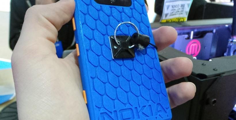 MakerBot Replicator 2 hands-on with Nokia Lumia 820/520 shells