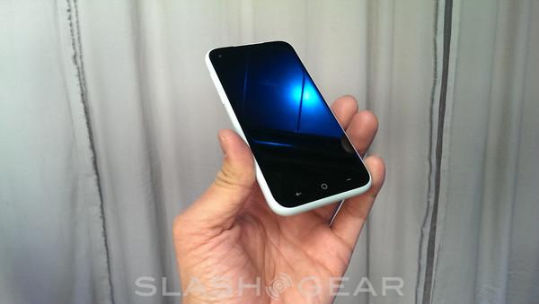 HTC First vs HTC M4: should you wait to drop Facebook Home?