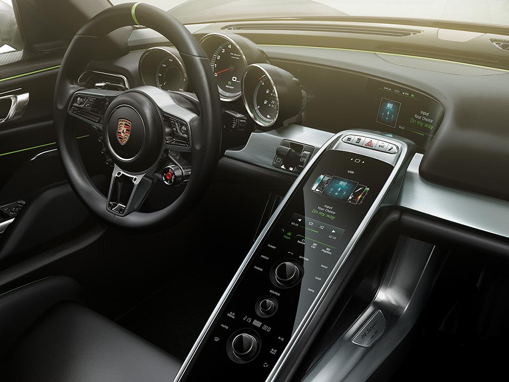 918-Spyder-interior.jpg