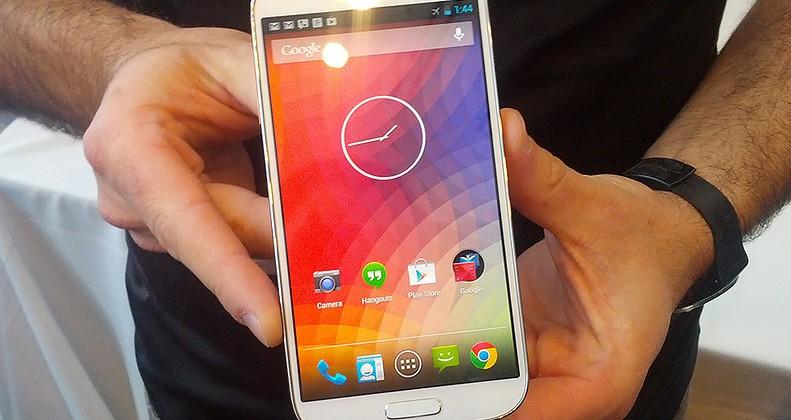 GALAXY S 4 Nexus edition eyes-on: Hugo Barra’s got it