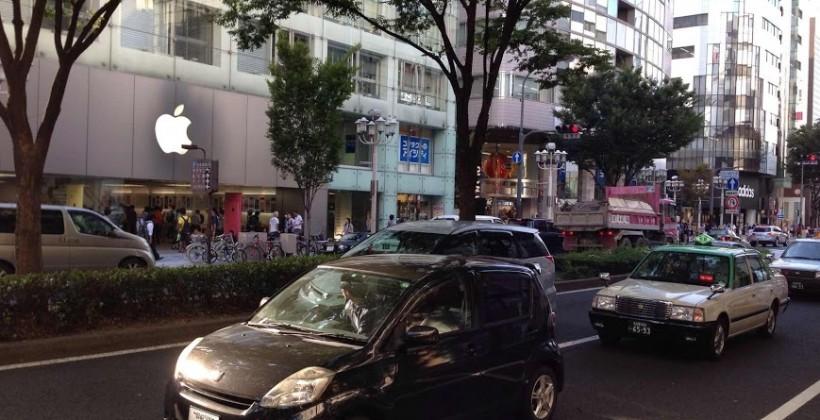 iPhone 5s in gold first to sell out: reports of boosted production