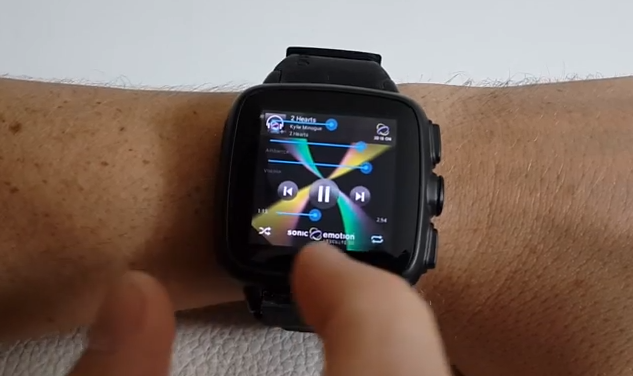 Omate TrueSmart smartwatch as mini-boombox: serious about sound