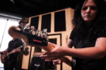 TronicalTune robo-tunes any guitar in an instant
