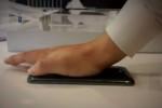 LG G Flex smartphone gets smashed on video