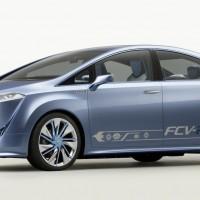 Toyota: Fuel-cell cars in 2015, and infrastructure needs may surprise you