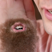 LG G Flex Mouth on Hand video suggests phone is a human