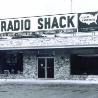 RadioShack closing 1,100 stores at holiday breakdown
