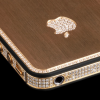 Million dollar iPhone 5 appears diamond-encrusted and in 24-carat gold