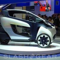 Crazy Toyota i-Road hits Tokyo for tilting urban trial