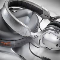 V-Moda XS headphones mind the gap (around your head)