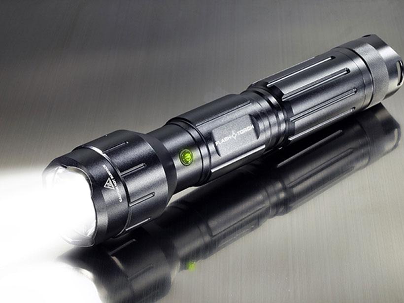 Wicked Lasers Flashtorch Flashlight Starts Fires With 4100 Lumens Of