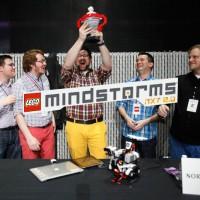 LEGO Mindstorms robot battle inspired by DIY printer