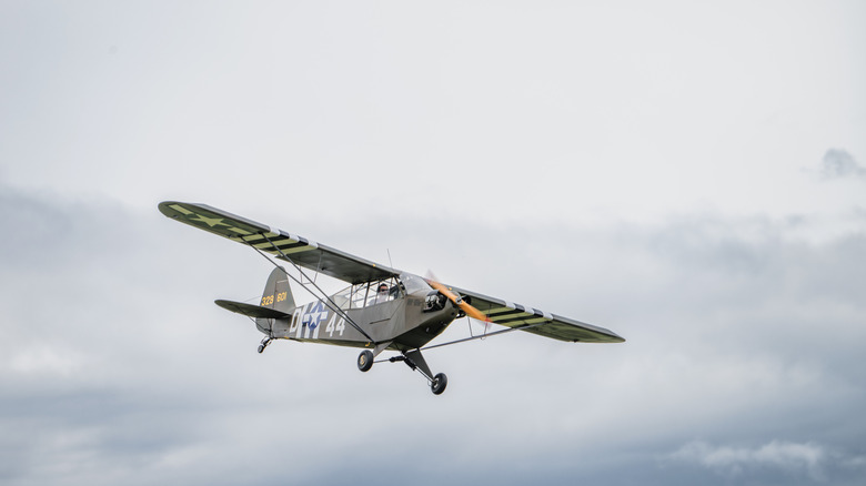 Military version of the Piper J-3 Cub
