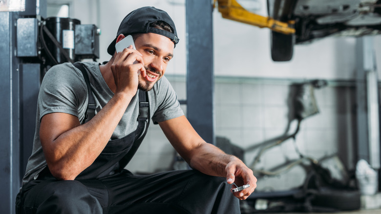 tech calling a customer