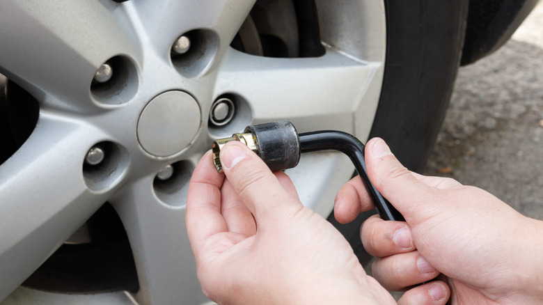 wheel lock going on a wheel