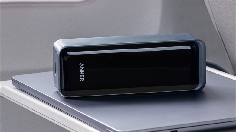 power bank anker laptop