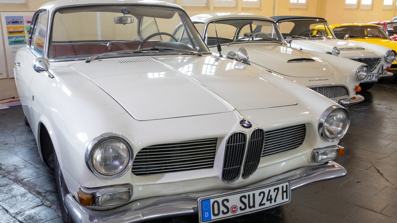 White BMW 3200 CS
