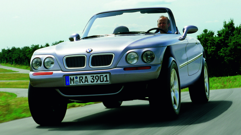 BMW Z18 driving