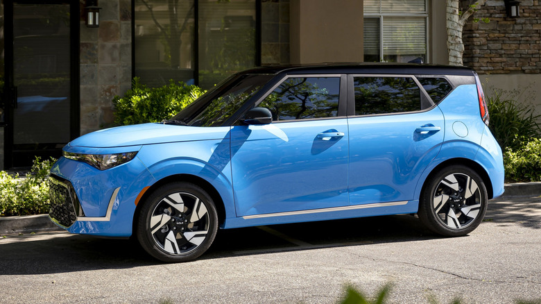 Kia Soul at the roadside