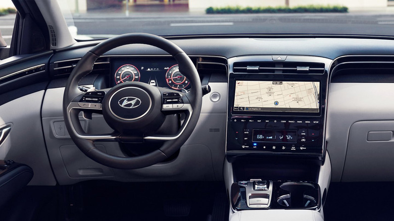 A dealership photo of a 2022 Hyundai Tucson interior
