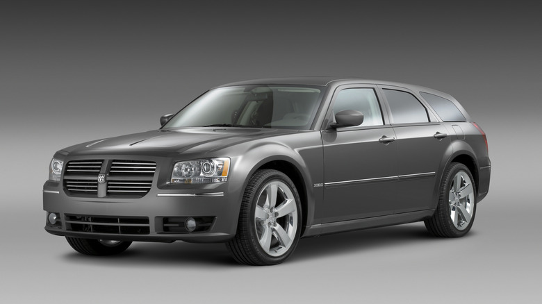 Dodge Magnum R/T front 3/4