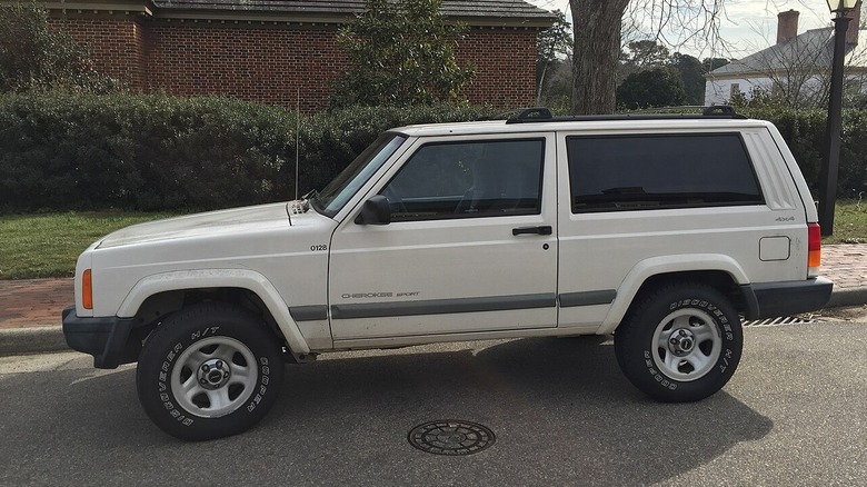 XJ Jeep Cherokee front 3/4