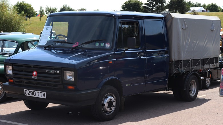 Black Freight Rover Sherpa 300 parked at a car show