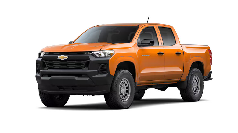 2025 Chevy Colorado WT front 3/4