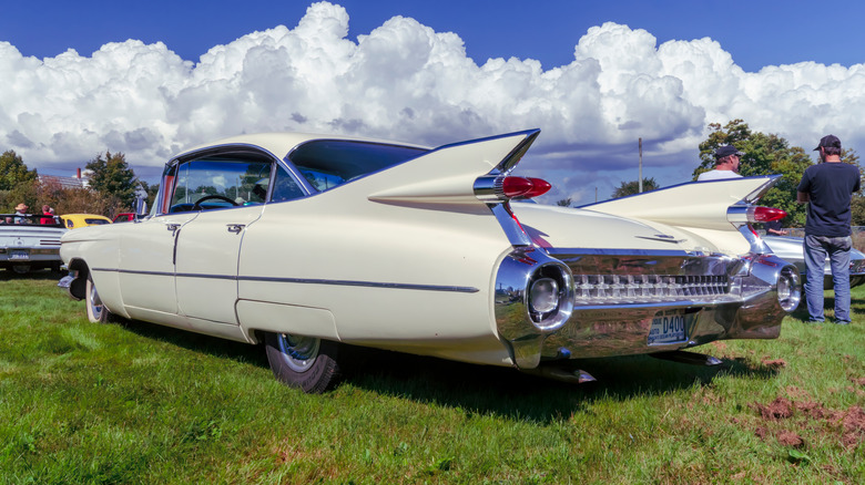 Rear-right side view of a 1959 Cadillac Eldorado Biarritz at a car show