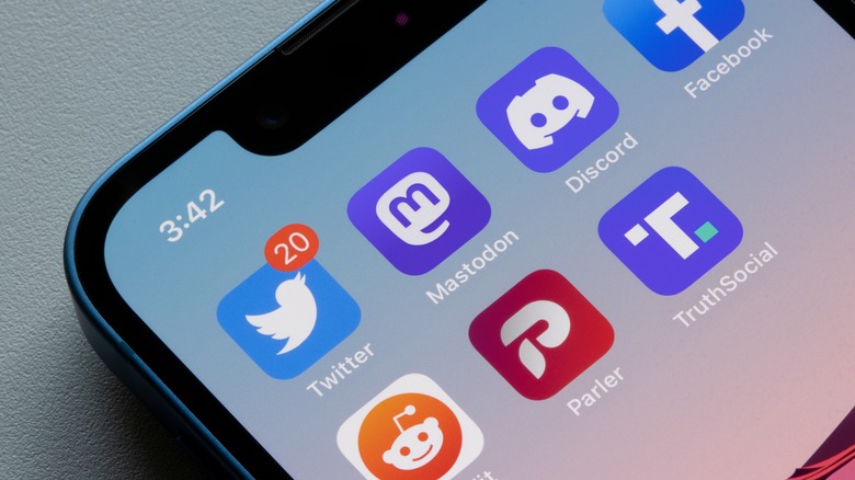 Twitter app receiving notifications 