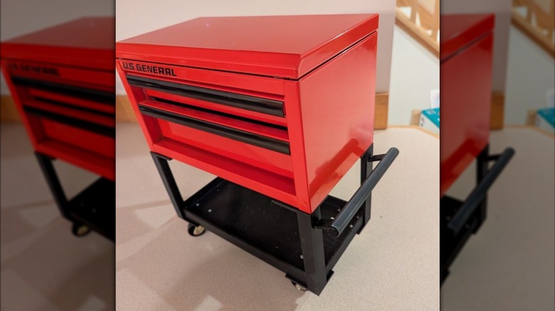 a Harbor Freight U.S. General Mini Toolbox on a 3D-printed tool cart mount