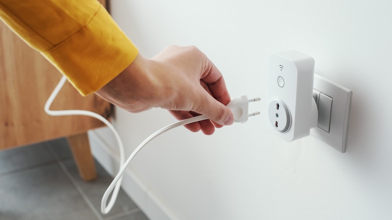 Smart plug