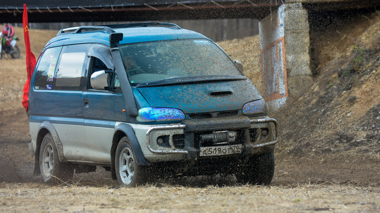 Mitsubishi Delica offroad