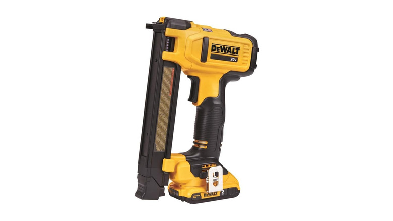 DEWALT 20V MAX Cable Stapler Kit (DCN701D1)