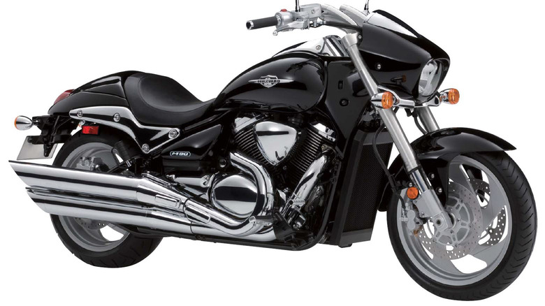 A Suzuki Boulevard M90 in its black finish with right profile visible against a white background