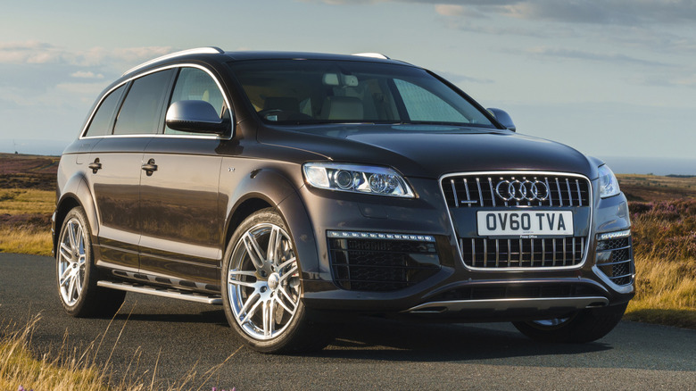 Audi Q7 V12 TDI on rural road