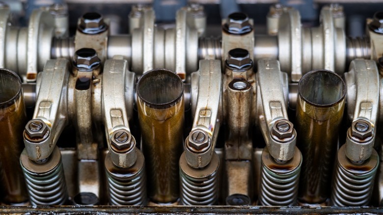 Engine valvetrain
