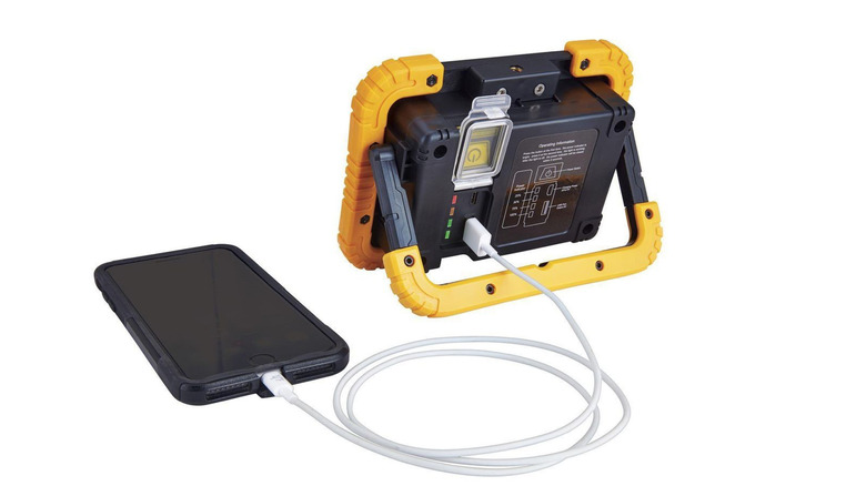 A Braun 1250-Lumen Rechargeable Battery Bank Work Light