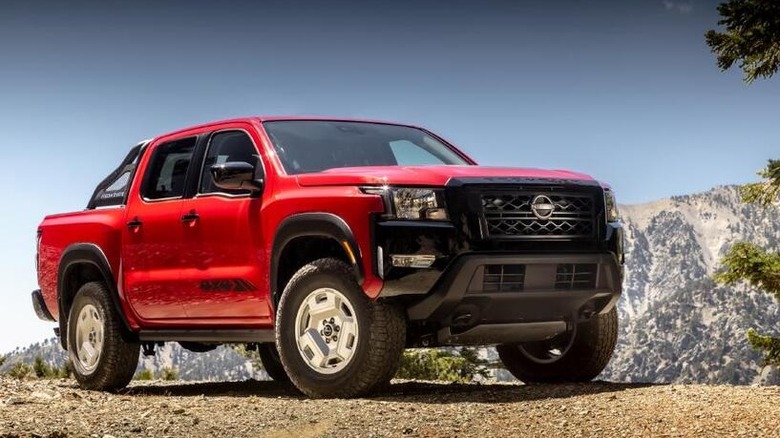 Nissan Frontier Hardbody front 3/4