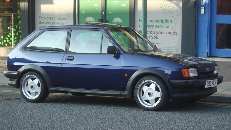 Ford Fiesta XR2 parked on the side of the road