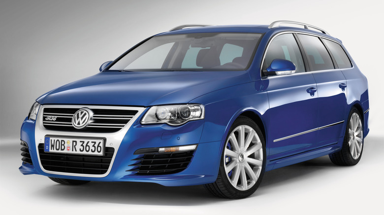 The Volkswagen Passat R36 Estate in blue, front 3/4 view, studio shot