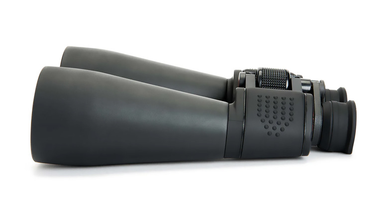 A side on shot of the Celestron SkyMaster 25x70mm Binoculars