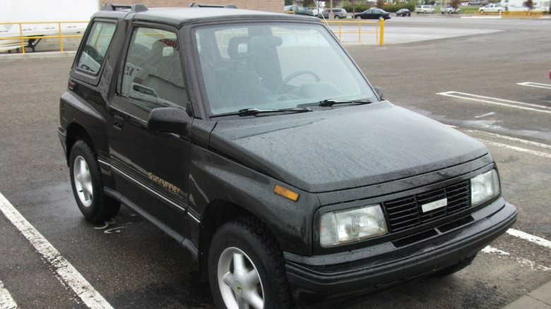 Black Asuna Sunrunner SUV seen from right front
