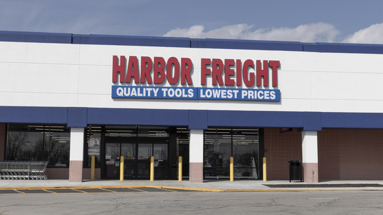 Storefront of Harbor Freight with an empty parking lot