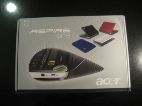 10-inch_acer_aspire_one_d150_unboxing_1