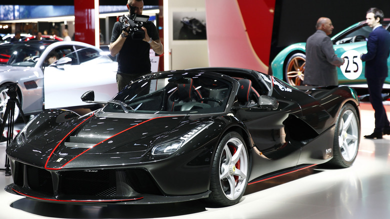 Ferrari LaFerrari Aperta at Paris Motor Show